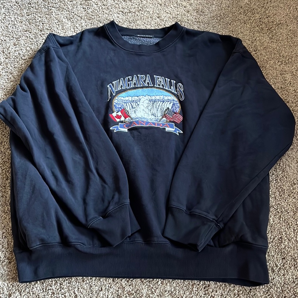 Brandy Melville sweatshirt